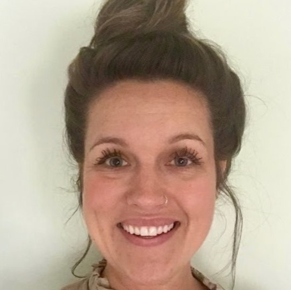 Meet your Posher, Debbie